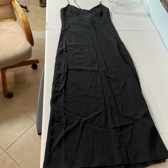 Madewell Dresses & Skirts - Madewell women's Layton Midi Slip Dress Size 2 Black NK419